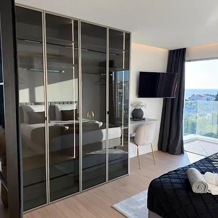 Apartment Dedaj - Penthouse Auri