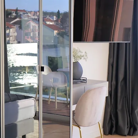 Dedaj - Penthouse Auri Apartment *